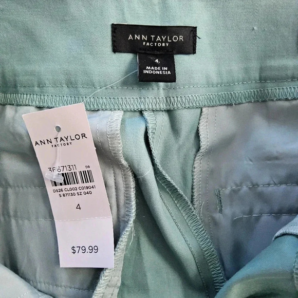 Ann Taylor Curvy Fit Cropped Pants - Size 4 - Picture 6 of 6
